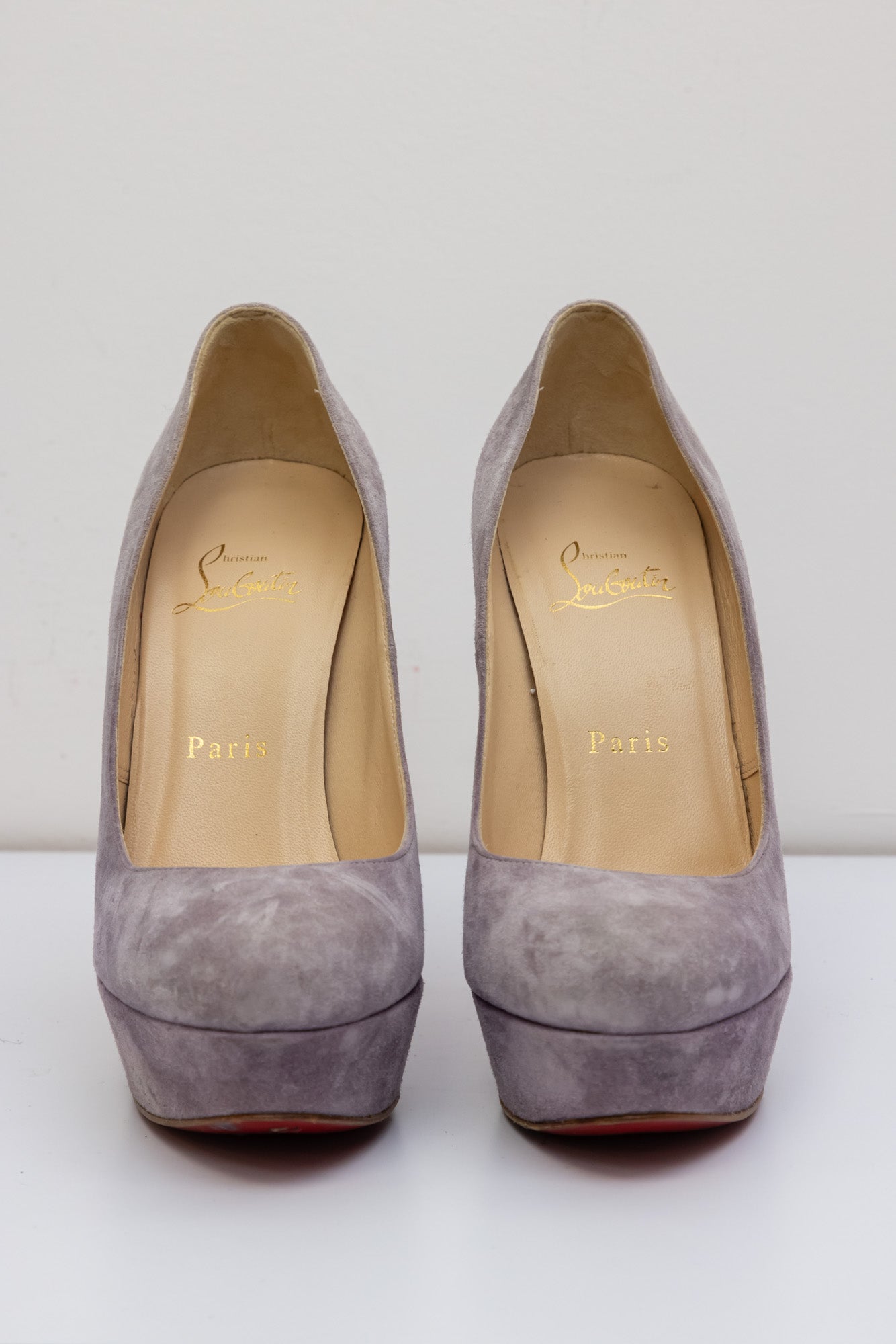 CHRISTIAN LOUBOUTIN Bianca Pastel Light Purple Suede Pump Heels | Size IT 35.5 | Very Good Condition | Made in Italy