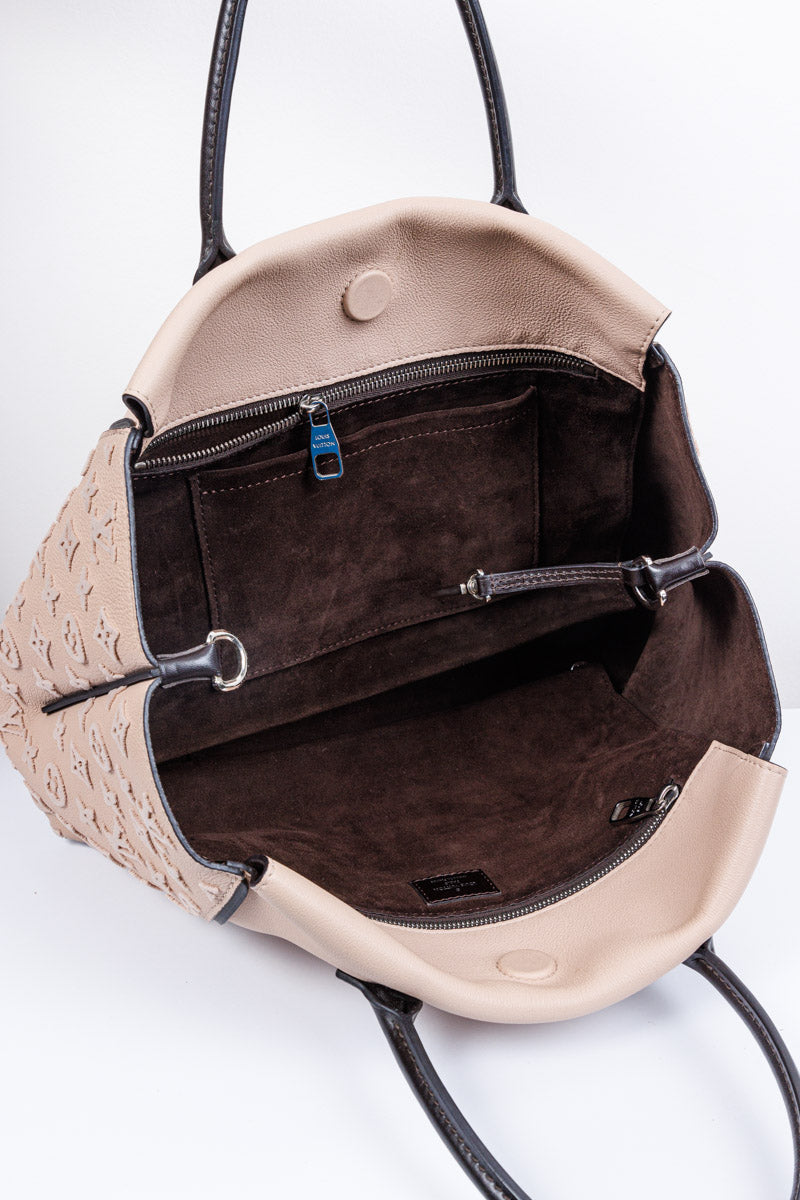LOUIS VUITTON Monogramm Veloursleder Beige Cachemire Tuffetage W BB Tasche