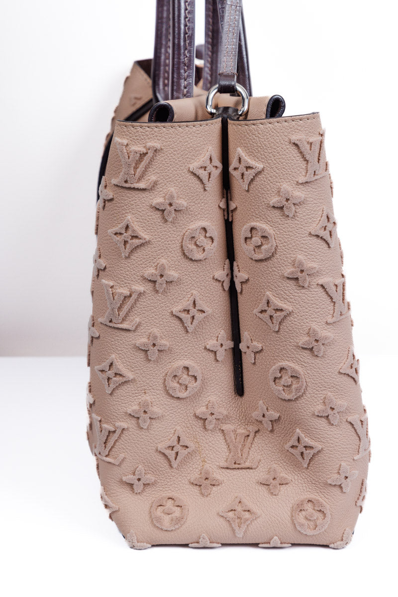 LOUIS VUITTON Monogramm Veloursleder Beige Cachemire Tuffetage W BB Tasche