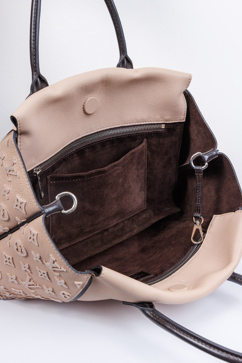 LOUIS VUITTON Monogramm Veloursleder Beige Cachemire Tuffetage W BB Tasche