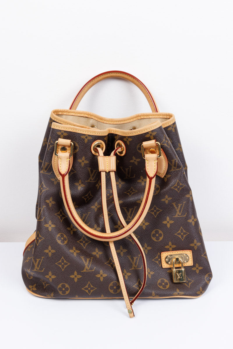 LOUIS VUITTON Monogram Canvas Neo Brown Bucket Bag | Stylish and Practical Accessory