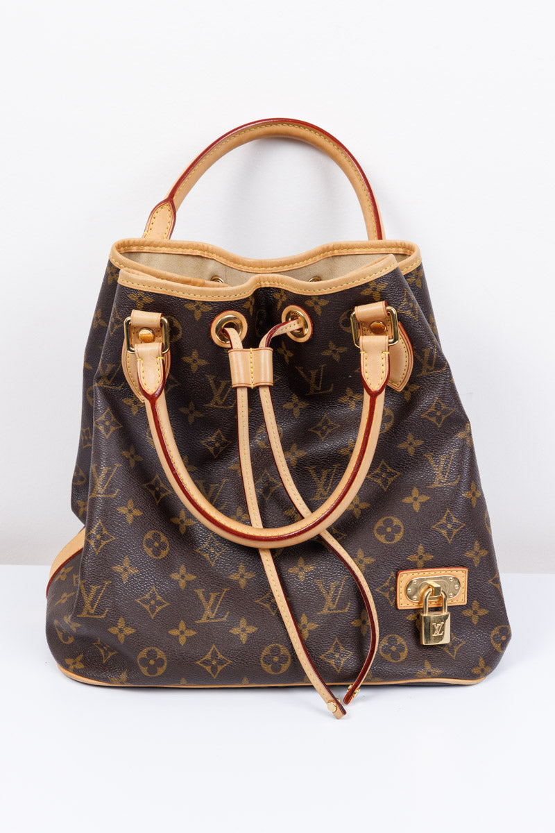 LOUIS VUITTON Monogram Canvas Neo Brown Bucket Bag | Stylish and Practical Accessory