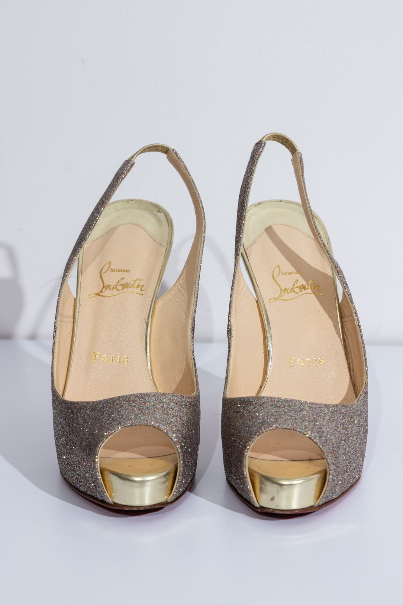 CHRISTIAN LOUBOUTIN Блестящие туфли на каблуке с ремешком на пятке на платформе
