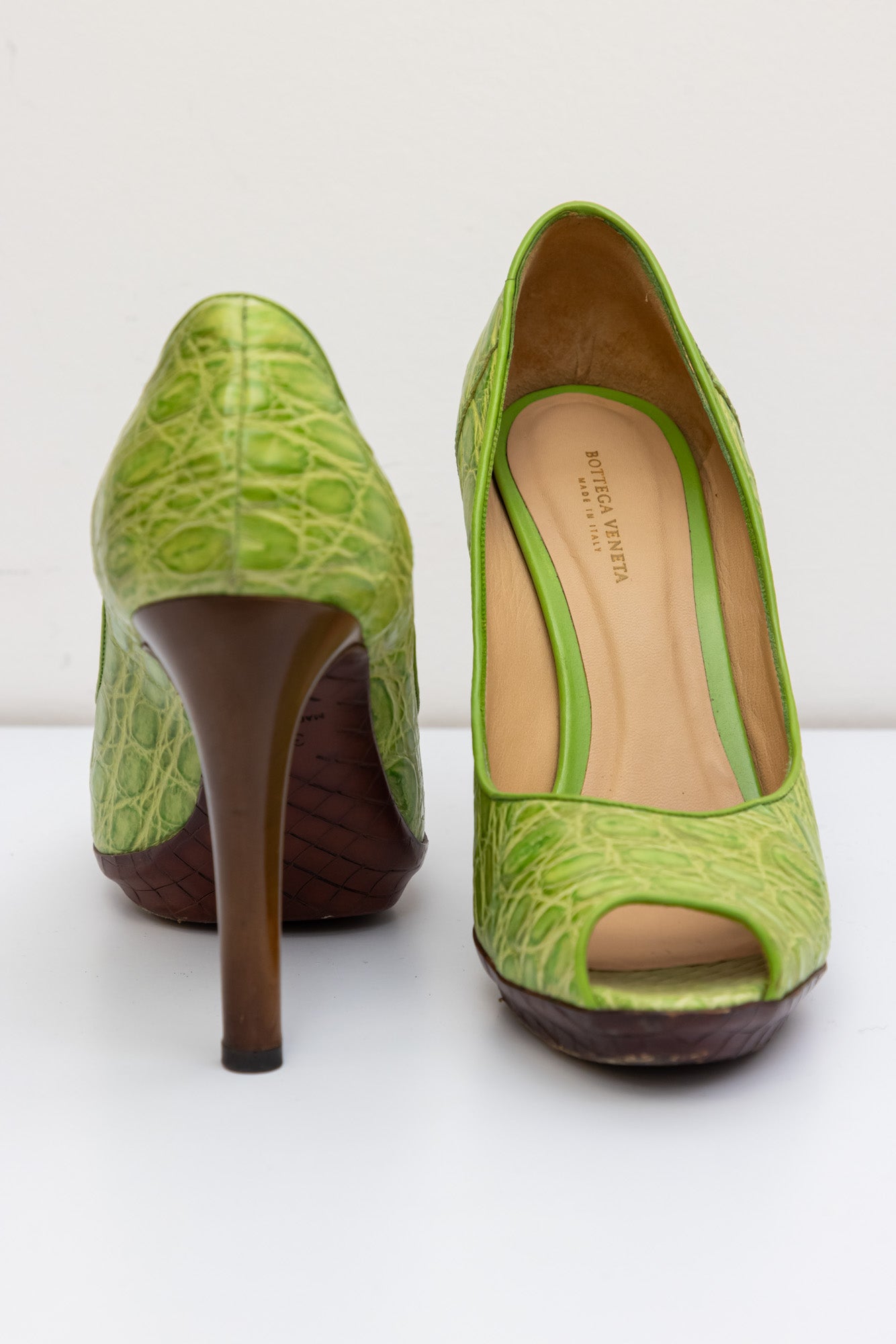 BOTTEGA VENETA Green Alligator Leather Toe-Peep Pumps 