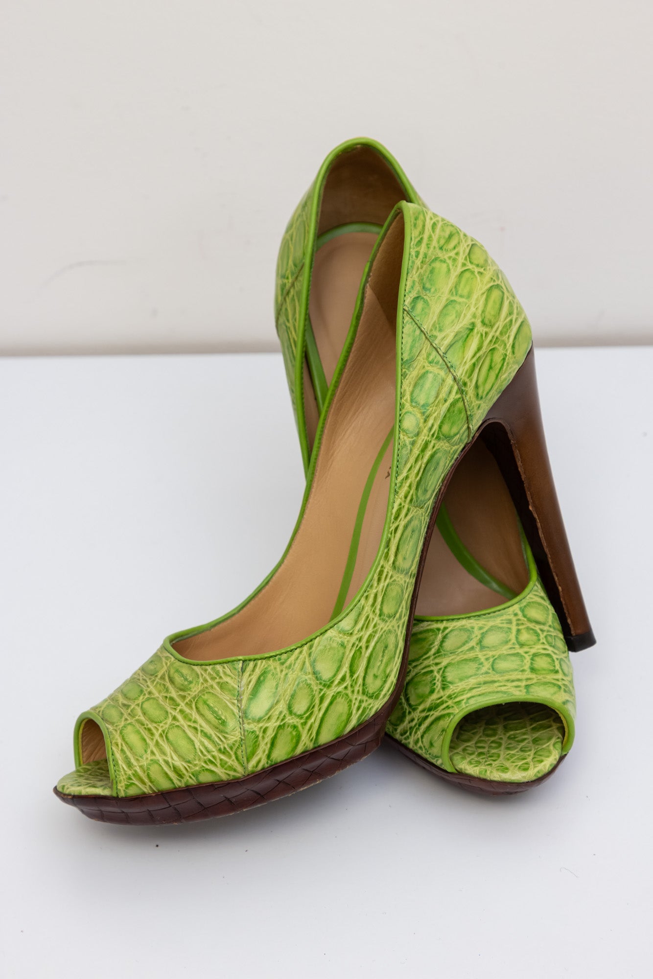 BOTTEGA VENETA Green Alligator Leather Toe-Peep Pumps