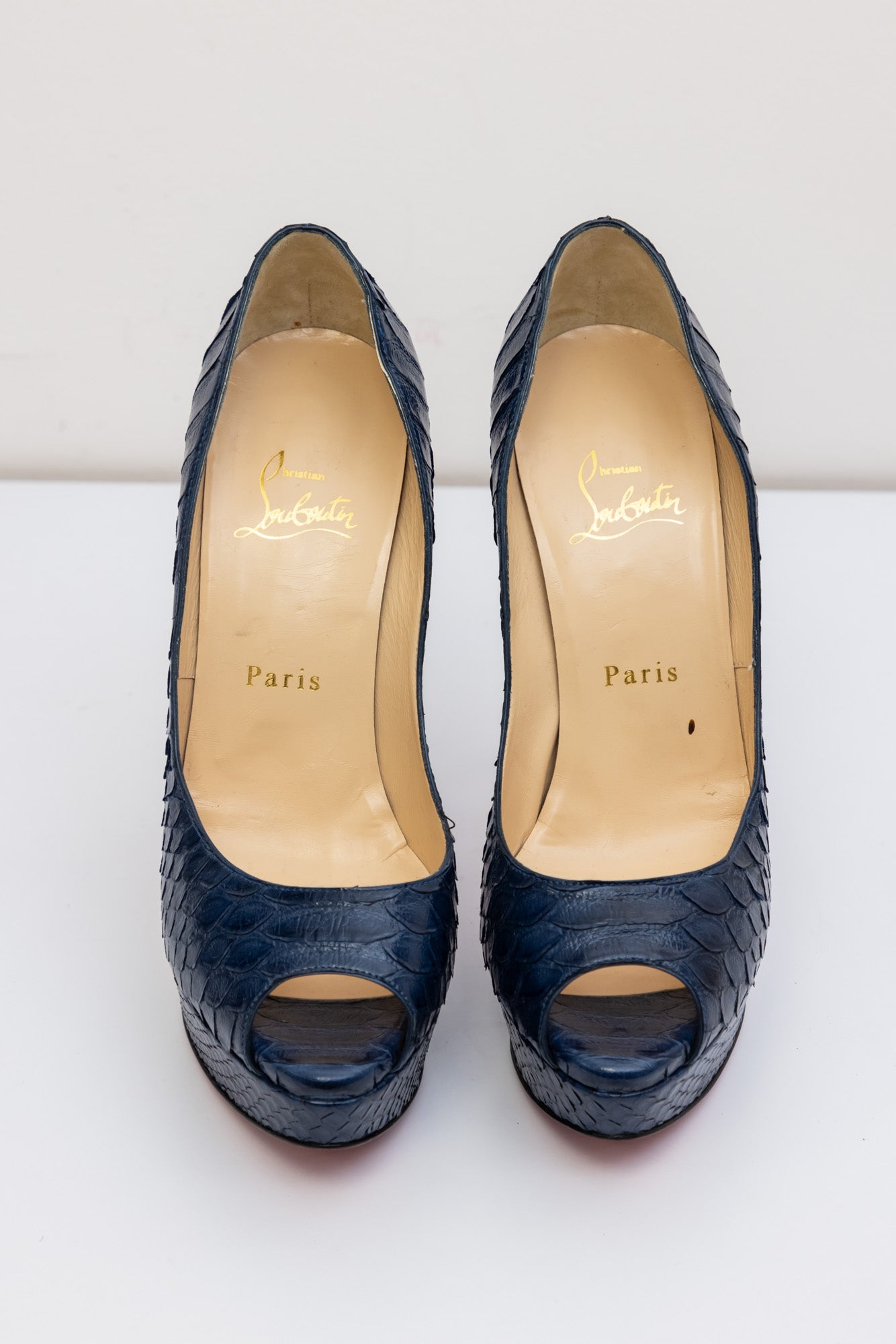 CHRISTIAN LOUBOUTIN Blue Crocodile Leather Pumps