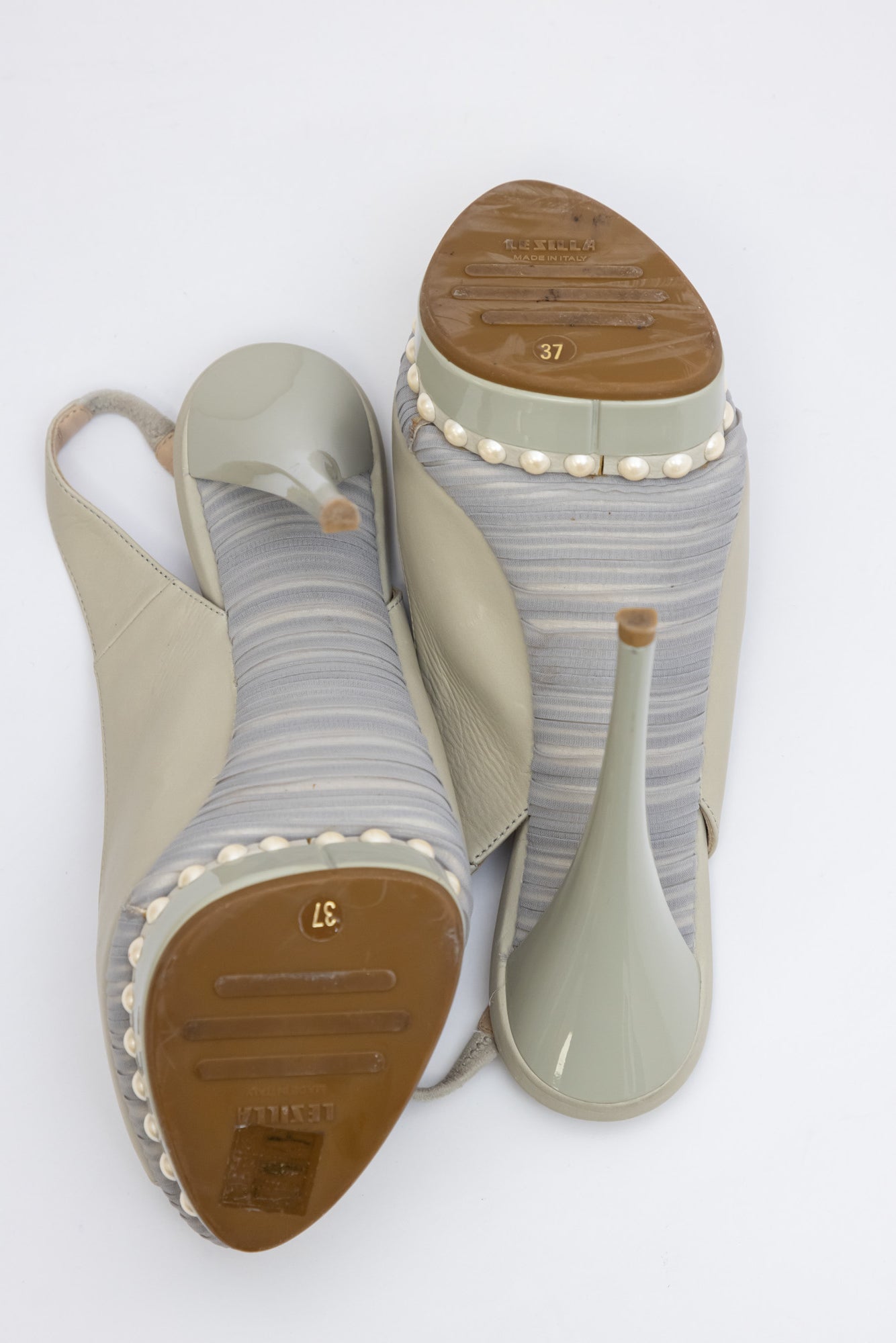 LEZILLA Light Grey Leather Heels With Pearl