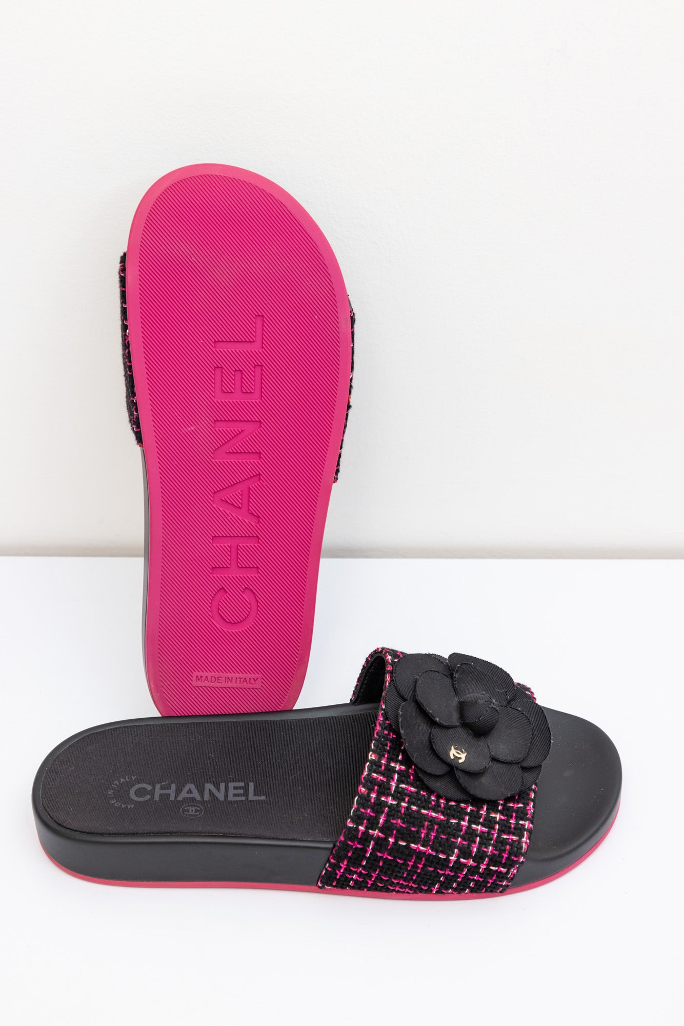 CHANEL Rubber Flip Flops