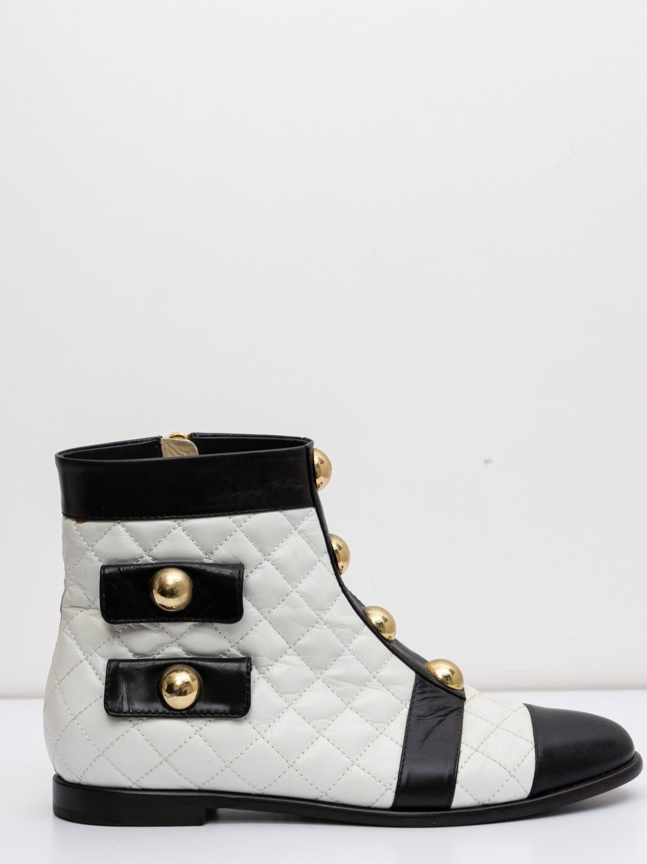 Moschino White Leather Casual Shoes | Autumn-Winter Collection