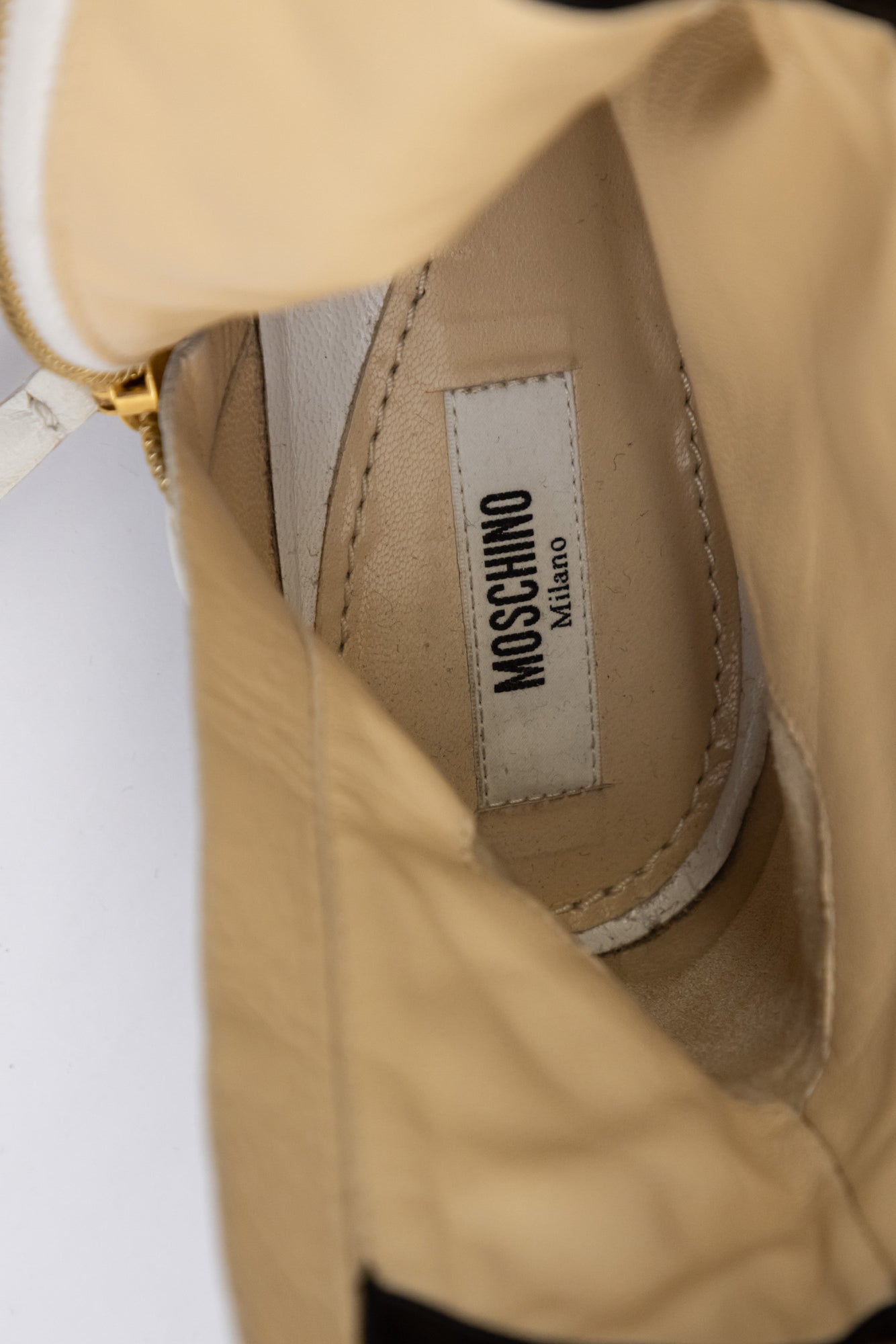 MOSCHINO Белая кожаная повседневная обувь