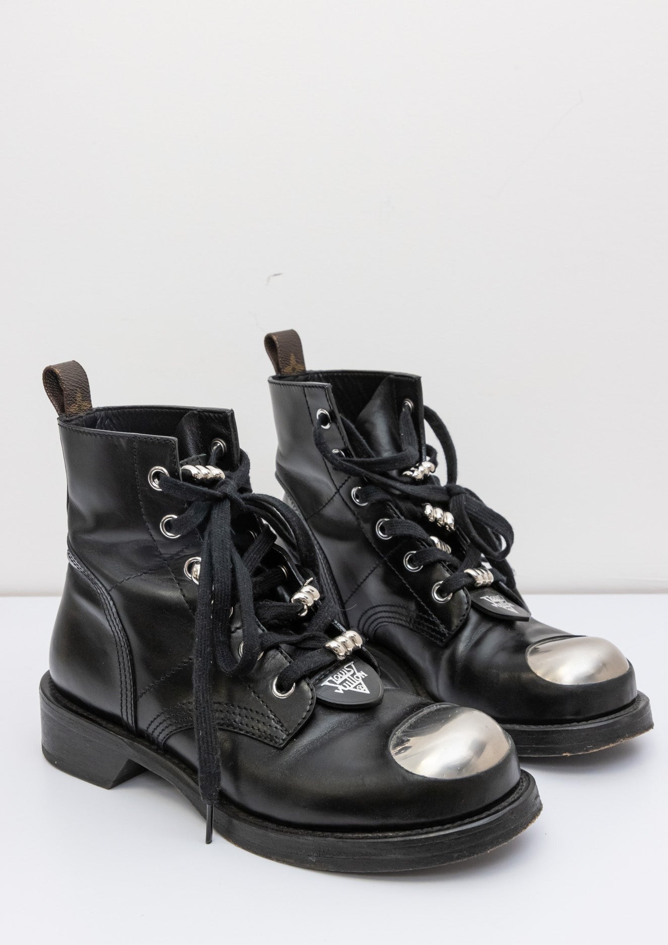 LOUIS VUITTON Black Leather Ankle Boots 