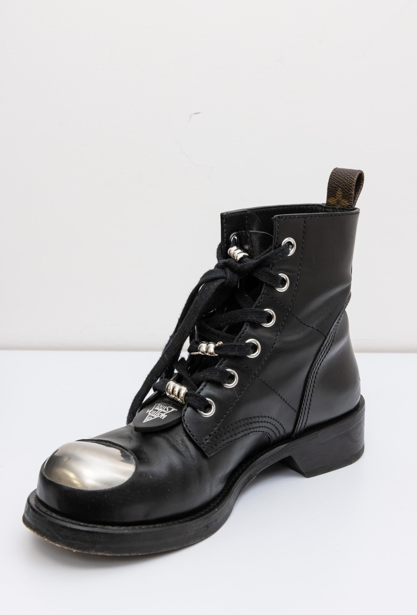 LOUIS VUITTON Black Leather Ankle Boots 