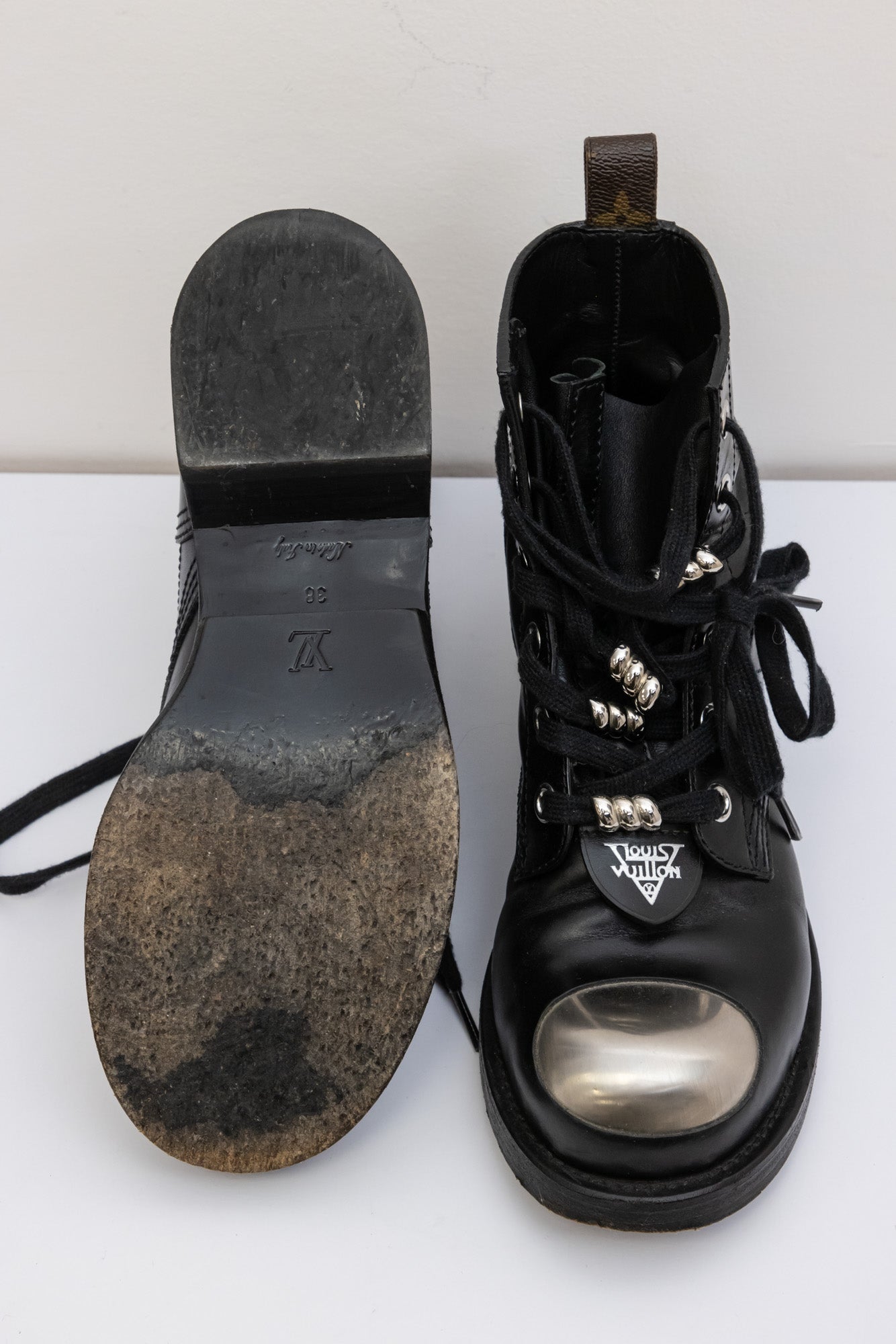 LOUIS VUITTON Metropolis Schuhe Monogramm Canvas | Schwarze Lederstiefeletten