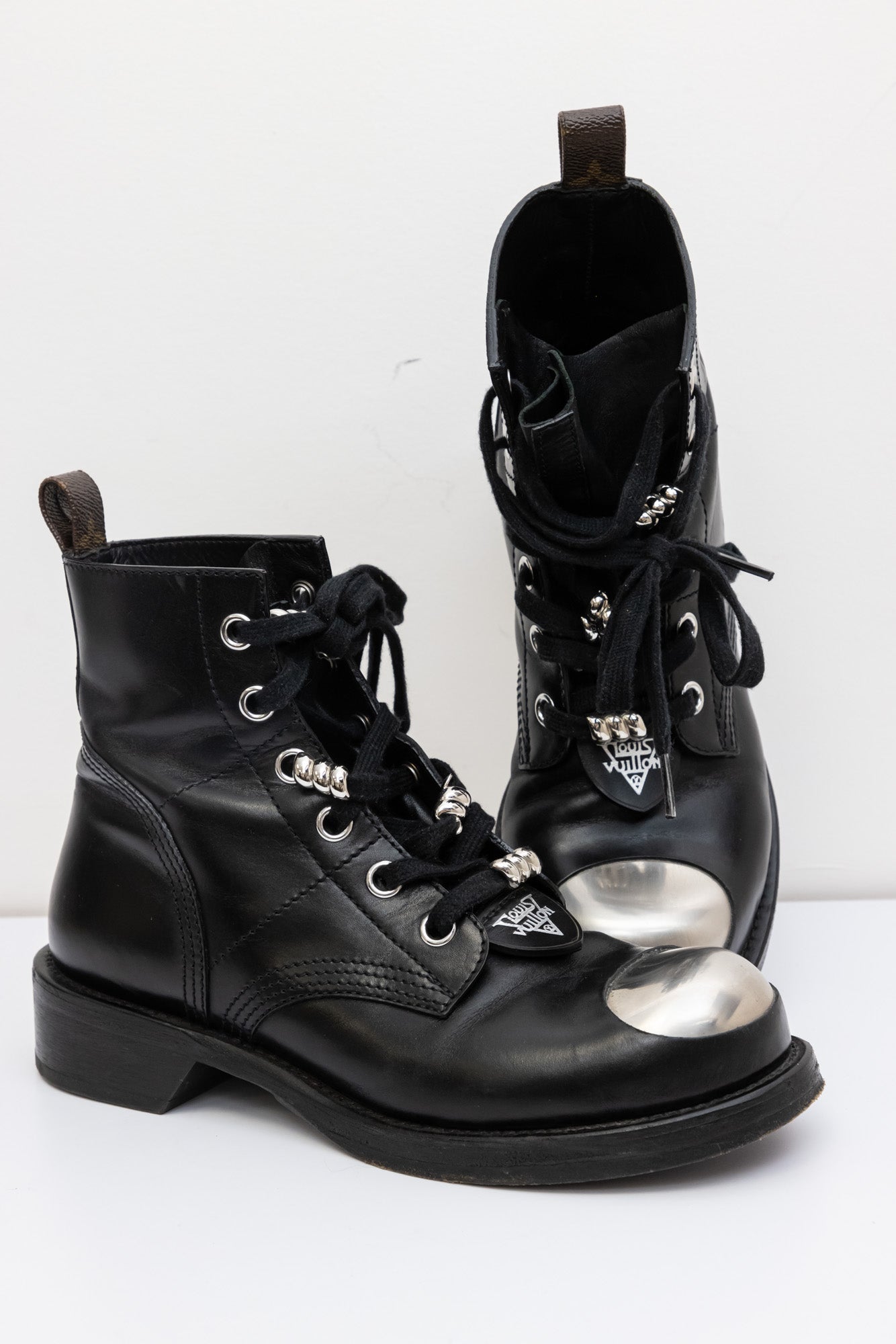 LOUIS VUITTON Black Leather Ankle Boots 