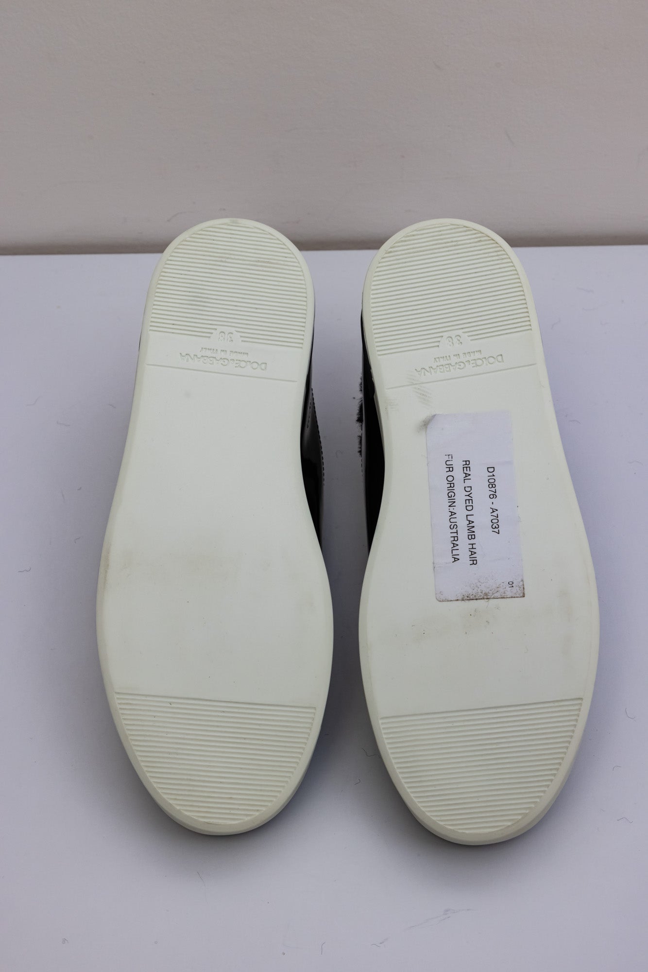 DOLCE & GABBANA Lackleder-Sneaker mit Lammfell