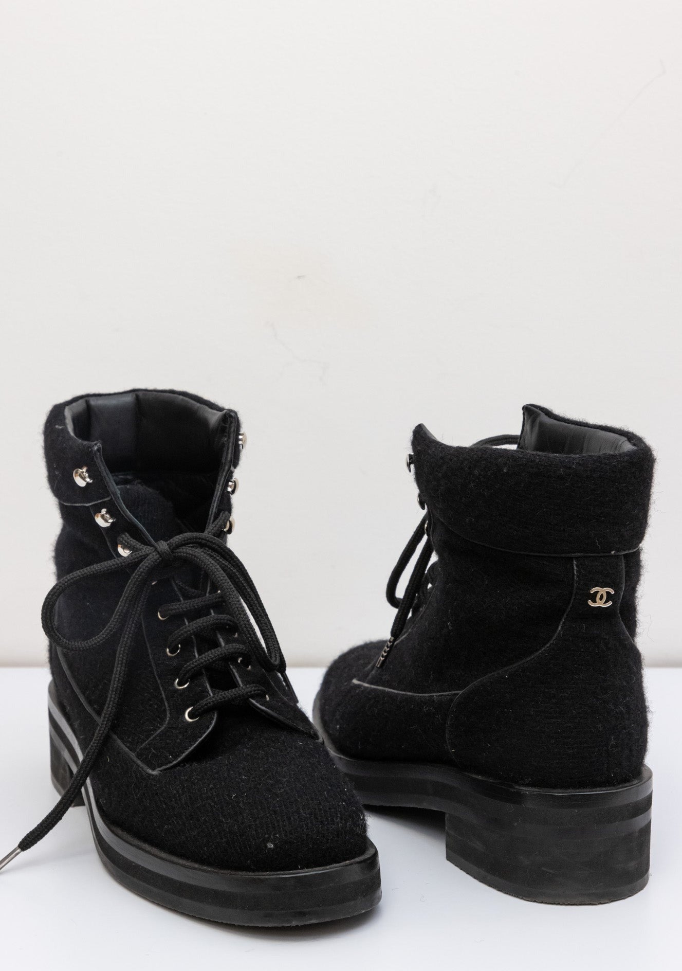 CHANEL Black Quilted Wool Lace-Up Ankle Boots - Size 38 IT - Very Good Condition - Made in Italy