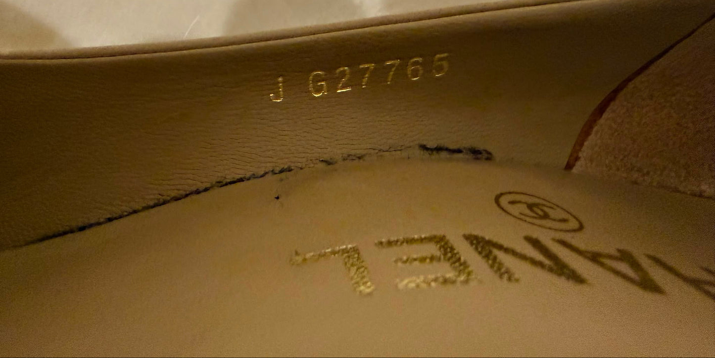 Authentic CHANEL Beige Metallic Gold Leather Cap Toe Chain Pumps IT 38.5 C Excellent Condition