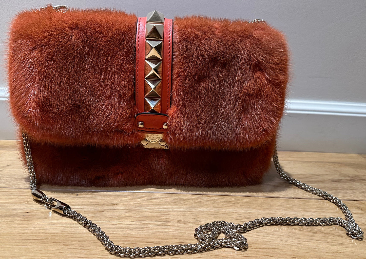 VALENTINO GARAVANI Mink Shoulder Bag | Luxurious and Stylish