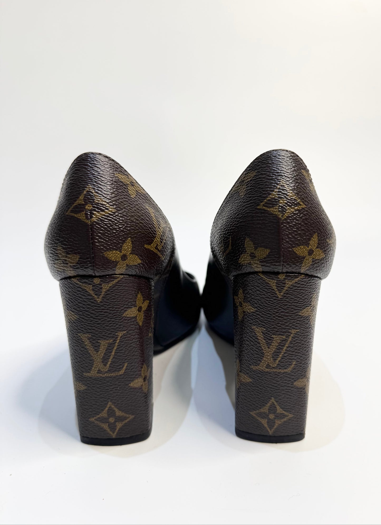 LOUIS VUITTON Black/Brown Leather and Monogram Canvas Pointed Toe Block Heel Pumps – Size 37.5 | Made in Italy