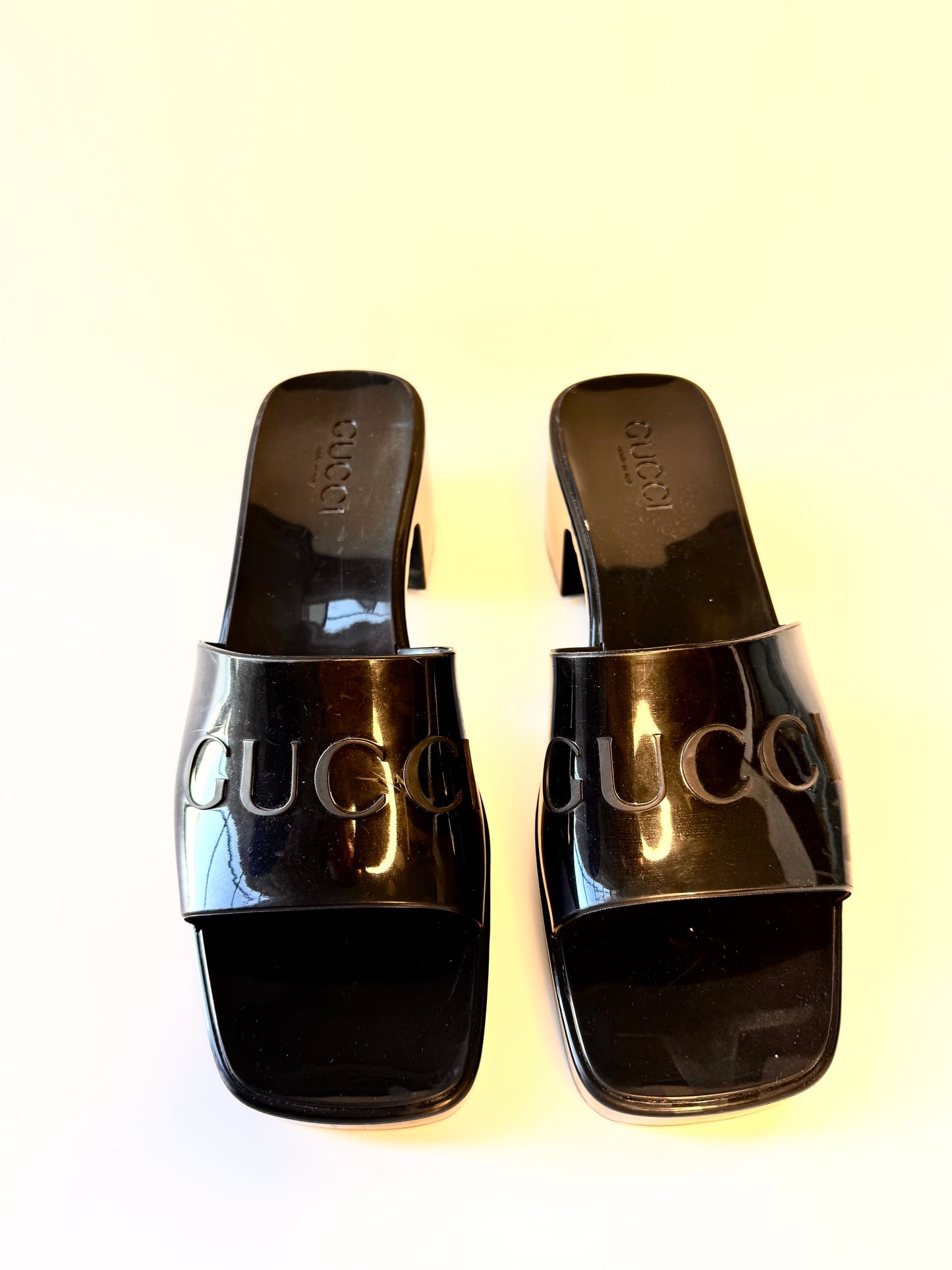 GUCCI Black Rubber Logo Slide Logo-Embossed Sandals Size 38 - New, Never Worn