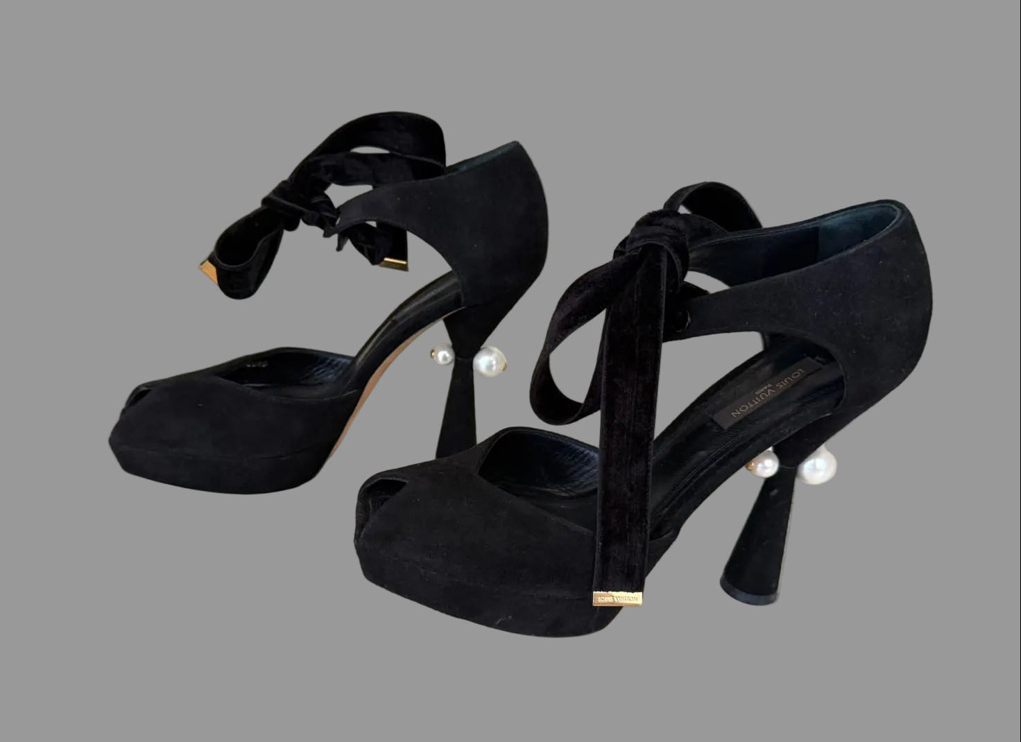 LOUIS VUITTON black suede platform pumps with sculptural pearl heel