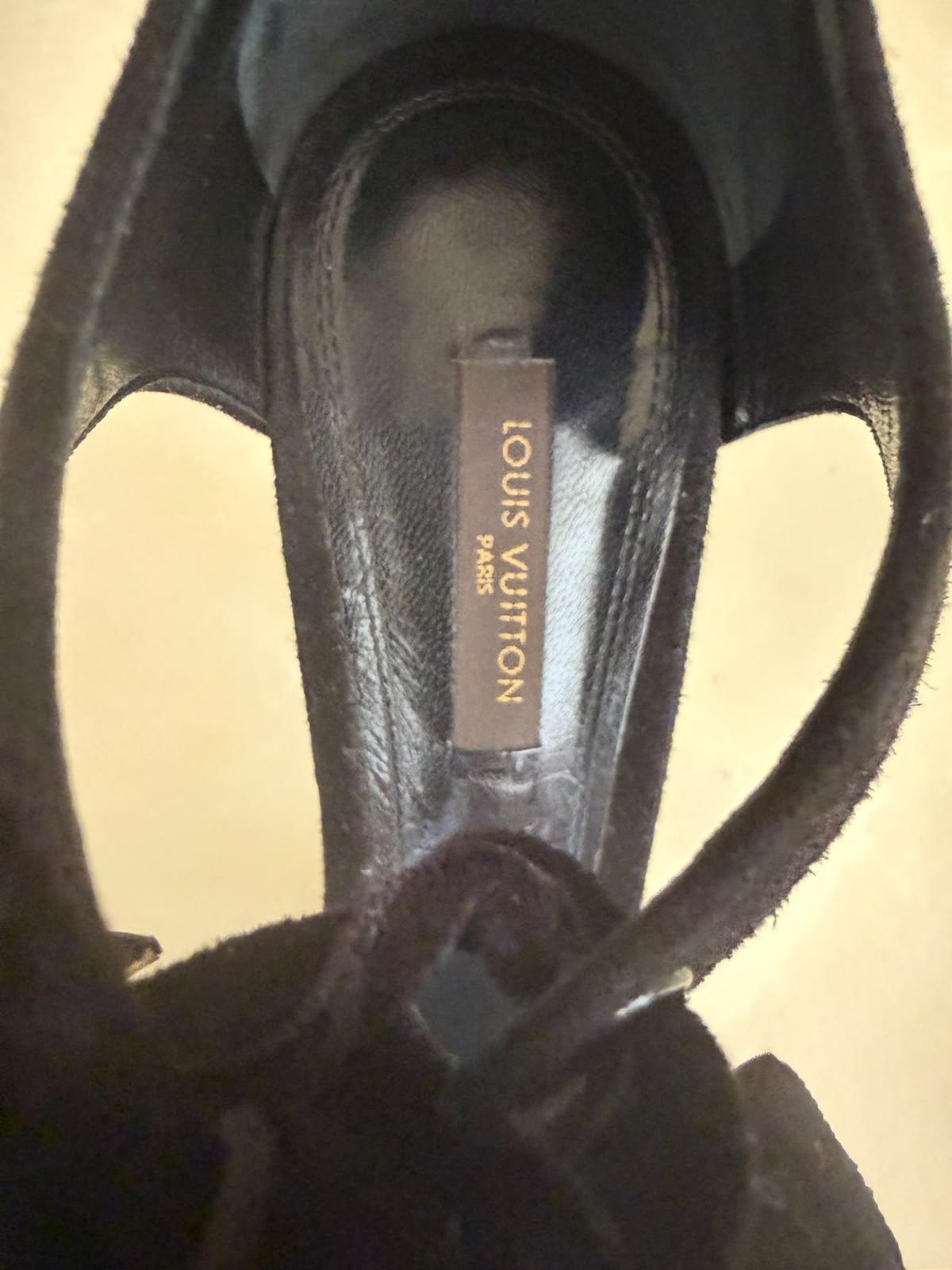 Authentic LOUIS VUITTON Black Suede Pearl Heel Platform Pumps with Velvet Ankle Ties EU 38 Made in Italy