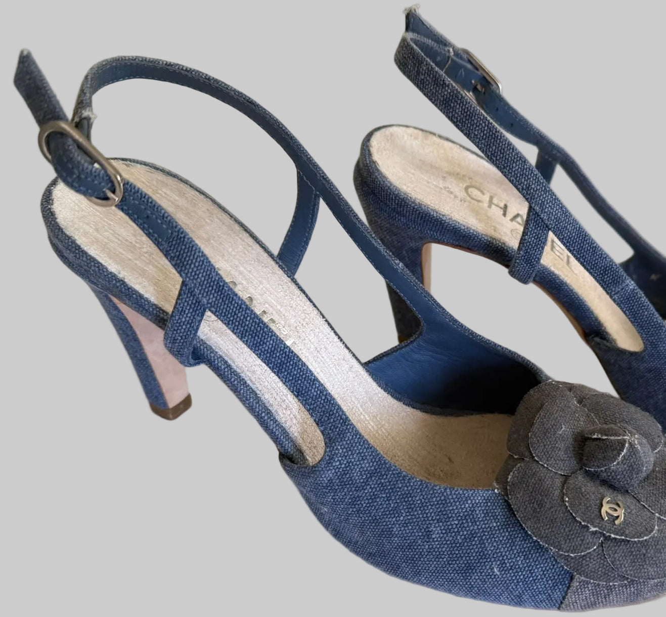 Authentic CHANEL Blue Denim Camellia Slingback Pumps with CC Logo IT 38.5 C Excellent Condition