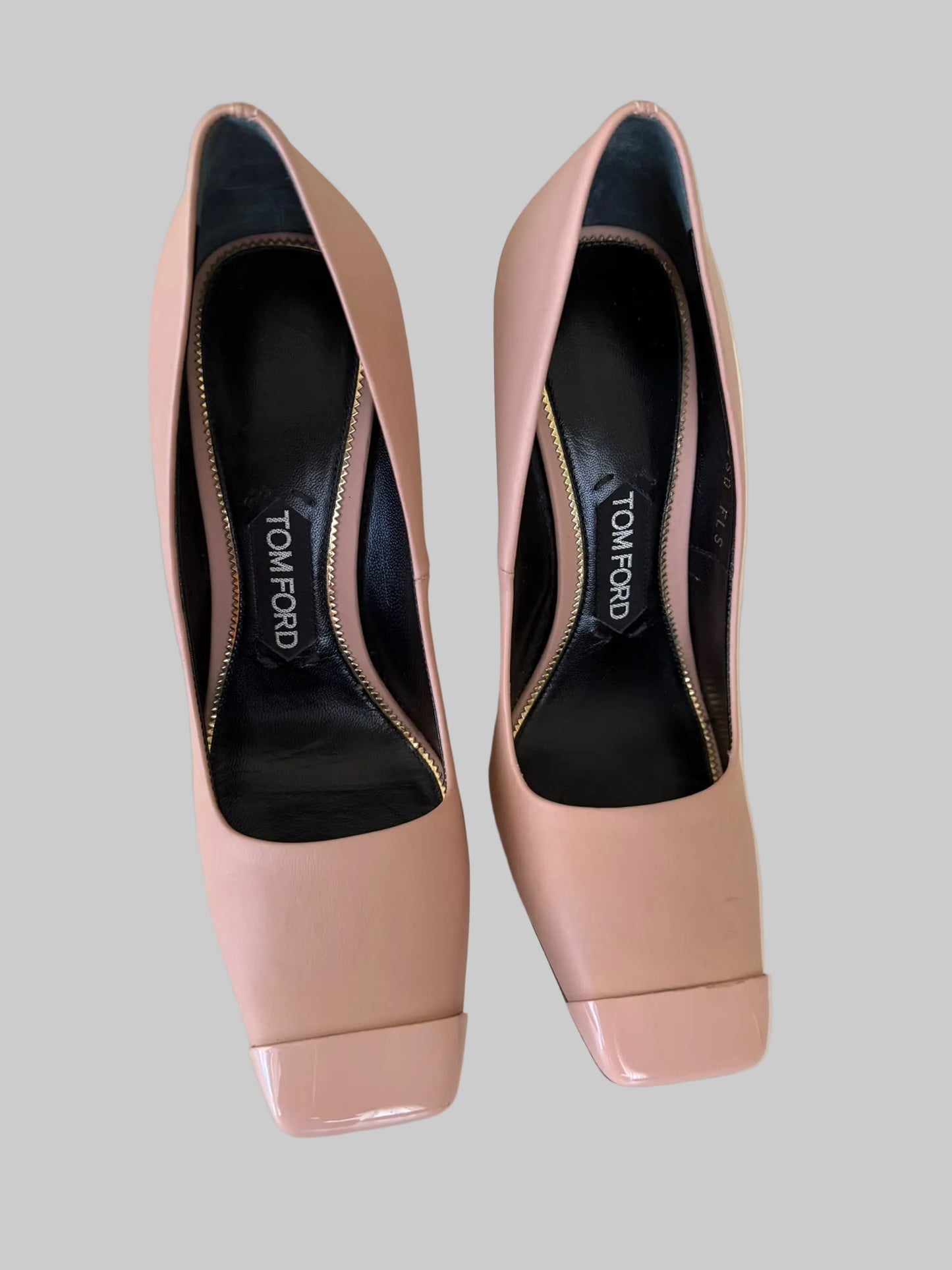 Authentic TOM FORD Blush Pink Nude High Heel Pumps Made in Italy EU 38 Never Worn
