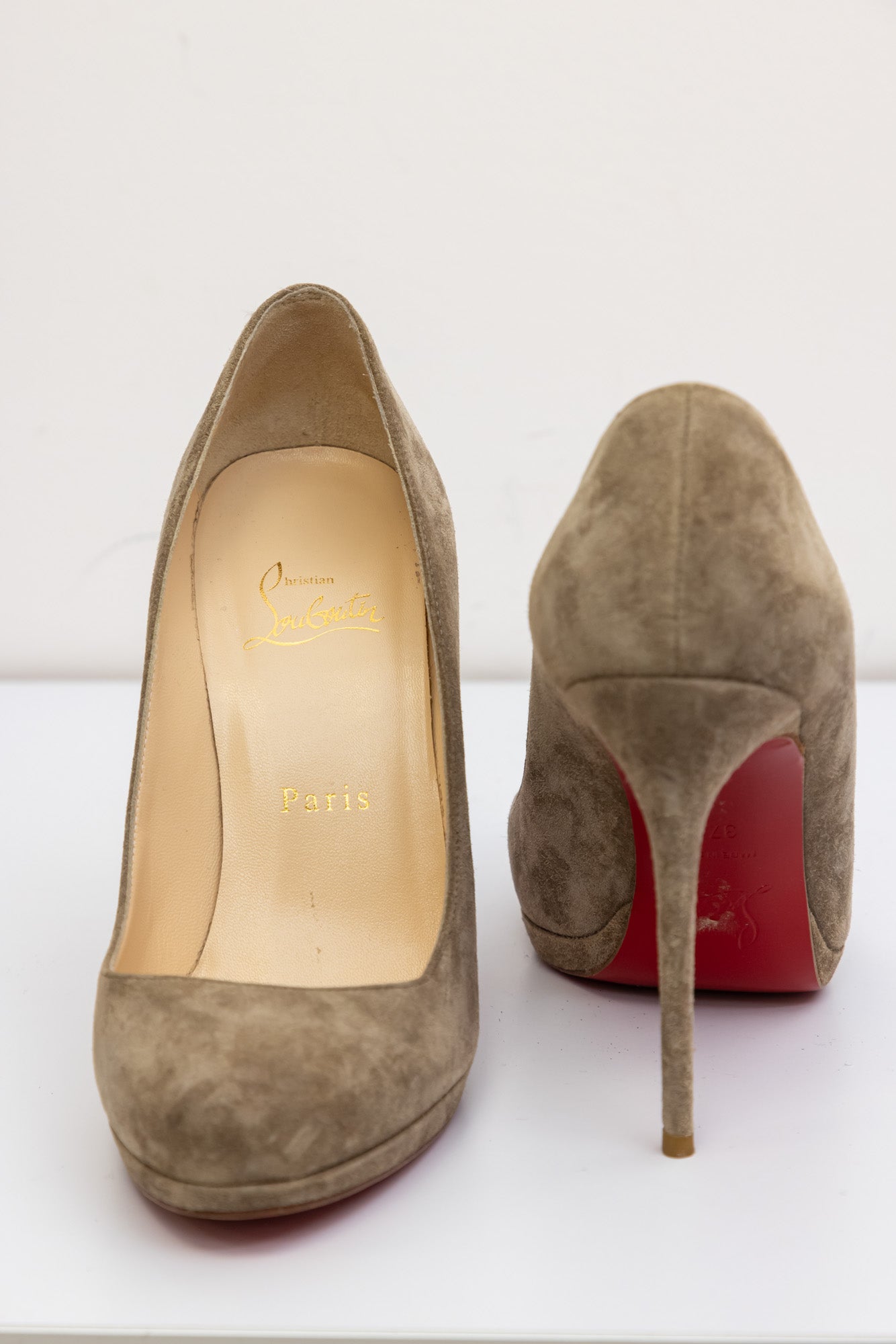 CHRISTIAN LOUBOUTIN Grey Suede Red Bottom Round Toe Pump Heels 