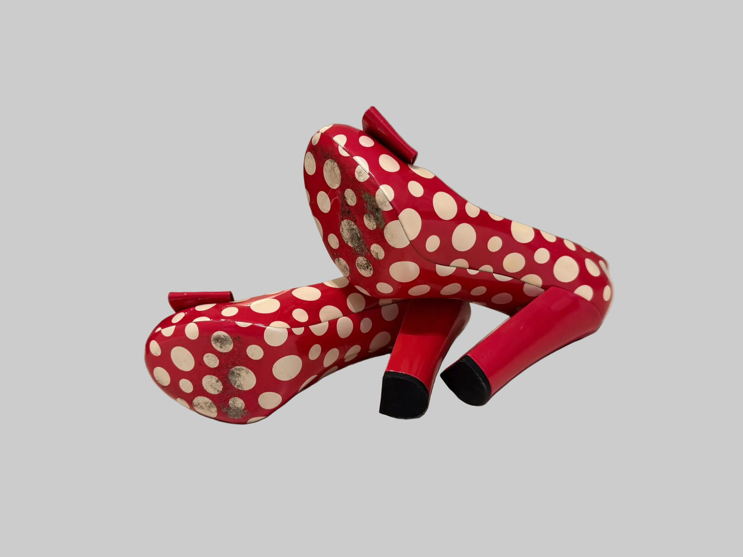 Authentic Louis Vuitton x Yayoi Kusama Red Patent Leather Polka Dot Pumps EU 38 – Collector’s Edition