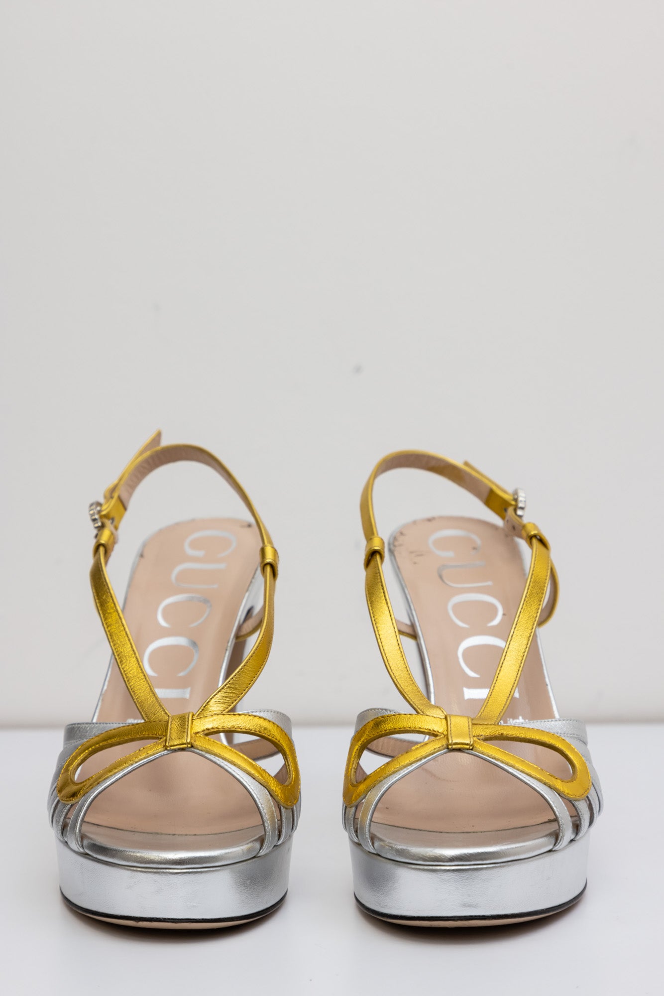 GUCCI Metallic Silver Calf Leather Sandals | Size IT 37.5 | Very Good Condition | Very Comfortable | Made in Italy