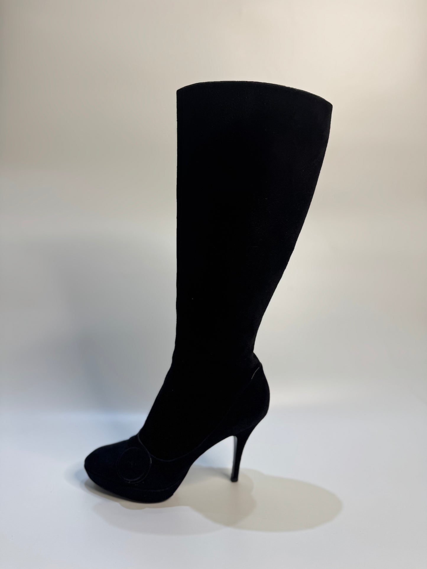 LOUIS VUITTON Black Suede Leather Boots - Size 40 | Excellent Condition - Luxury Footwear