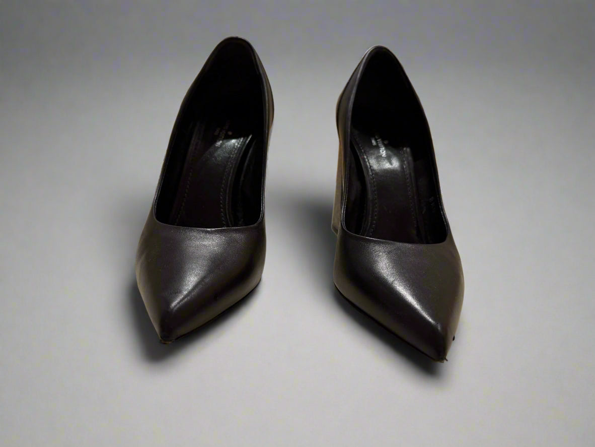 LOUIS VUITTON Black/Brown Leather and Monogram Canvas Pointed Toe Block Heel Pumps – Size 37.5 | Made in Italy