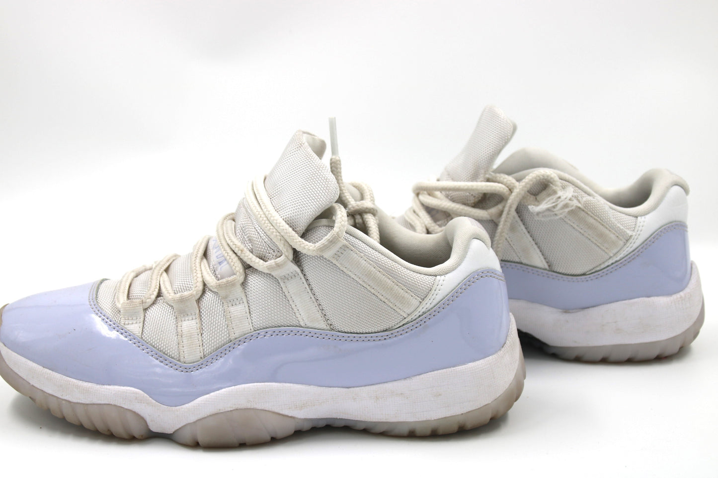 Nike Jordan 11 Low Pure Violet Sneakers size 40.5Eu 9US