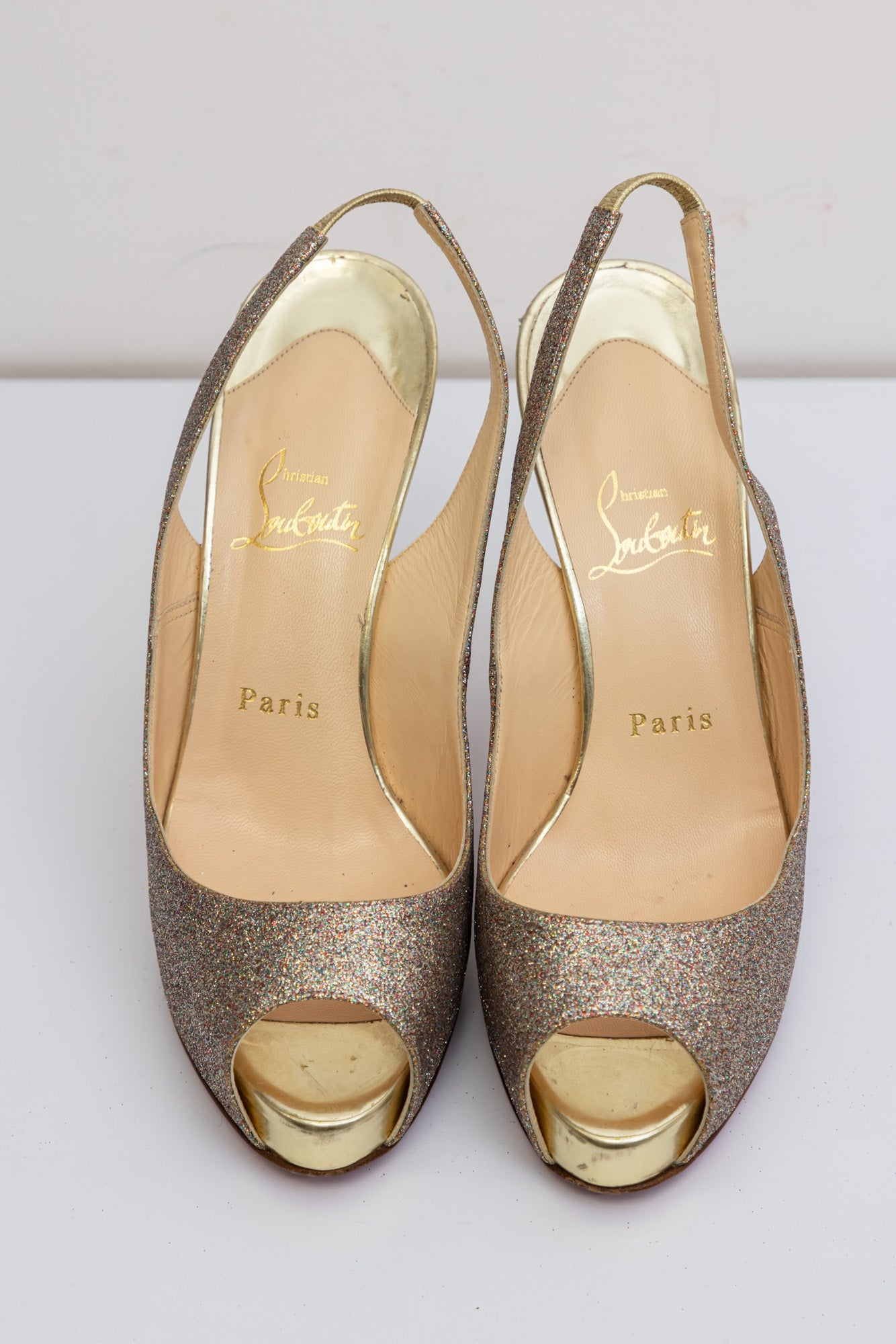 Christian louboutin shops glitter pumps