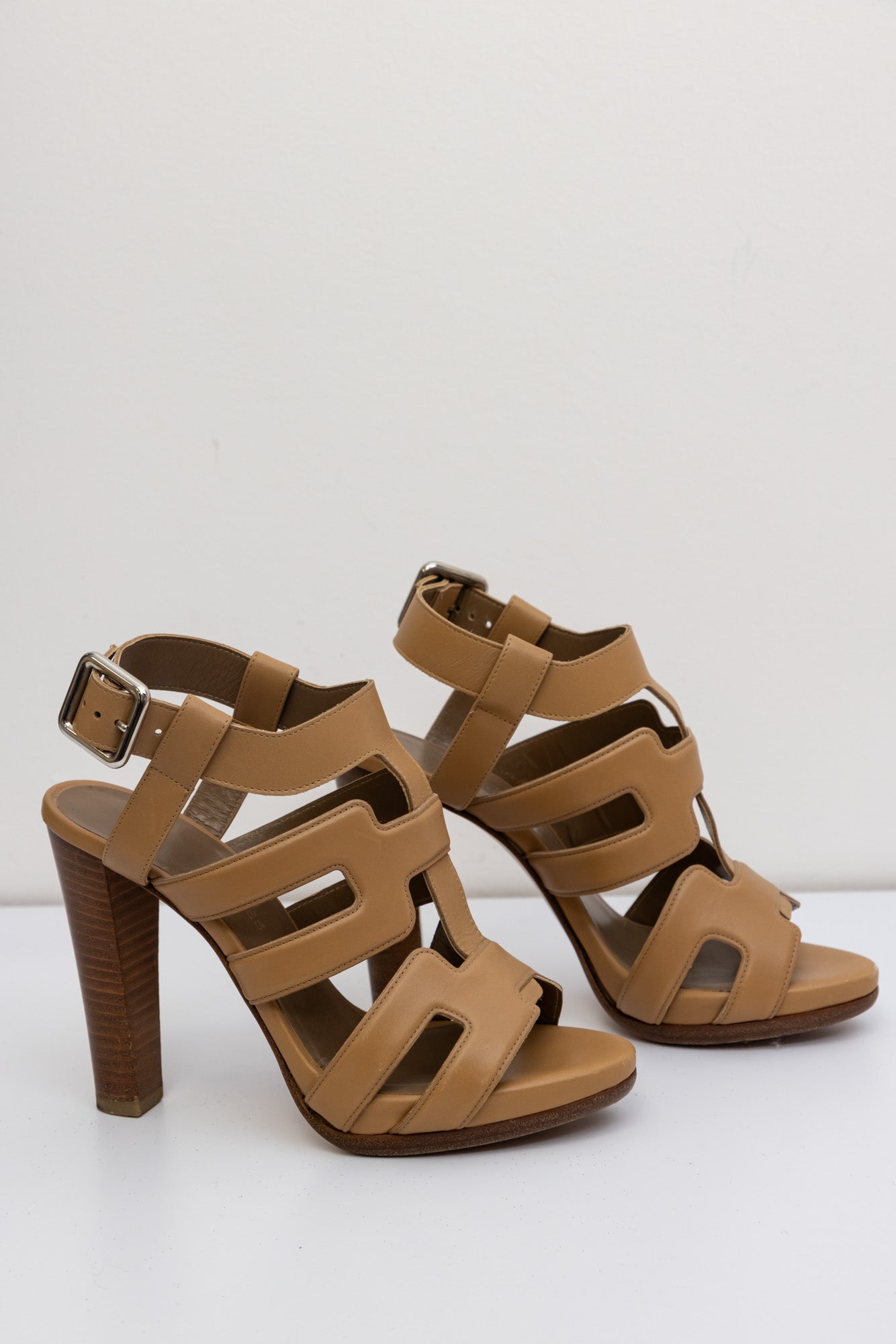 Hermès Tan Brown Heel Sandal
