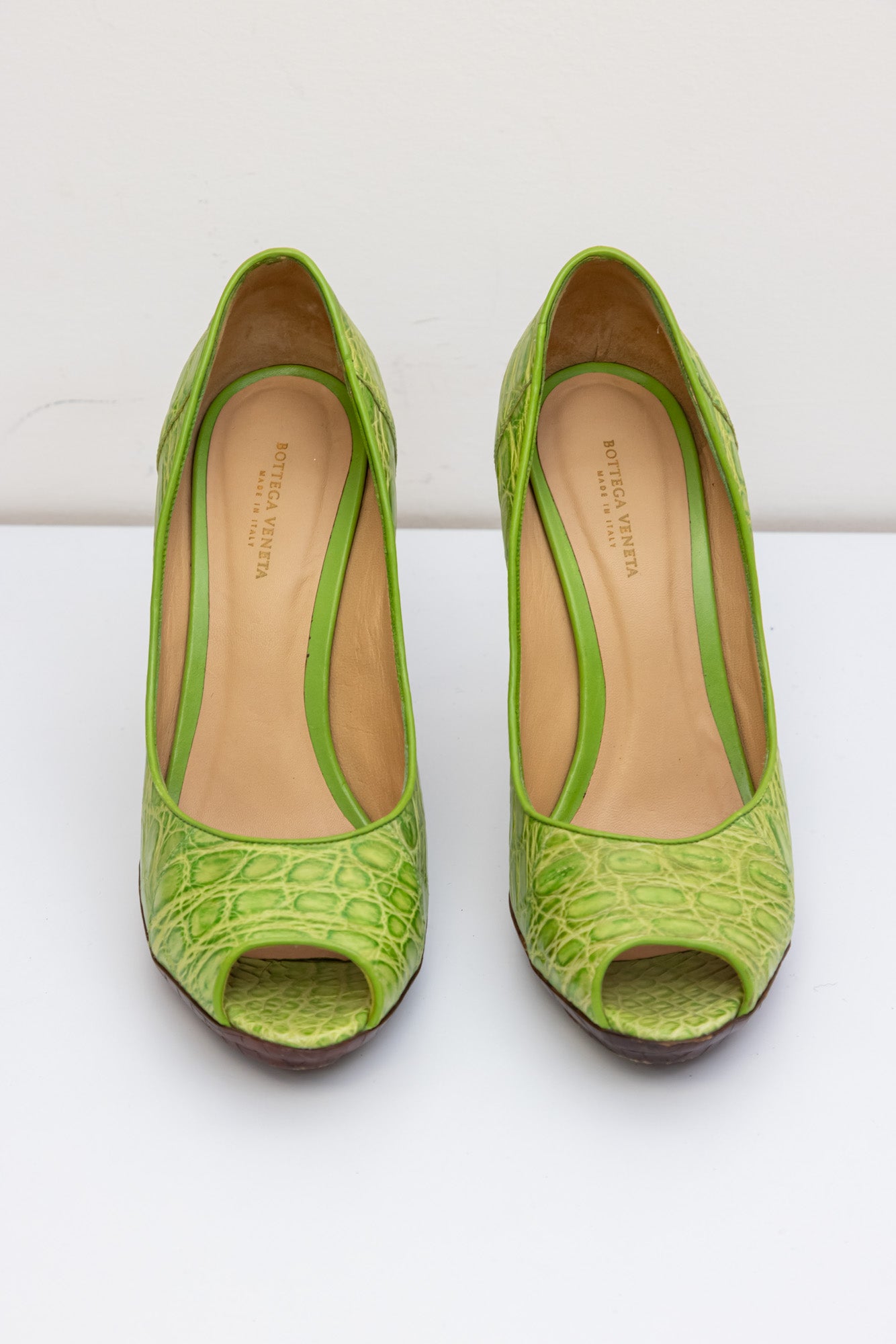 BOTTEGA VENETA Green Alligator Leather Toe-Peep Pumps 