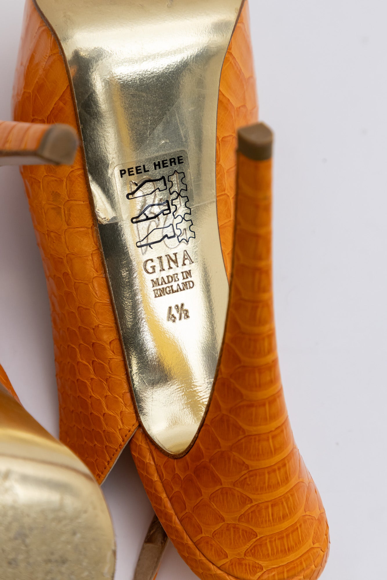 Оранжевые туфли-лодочки GINA из крокодиловой кожи