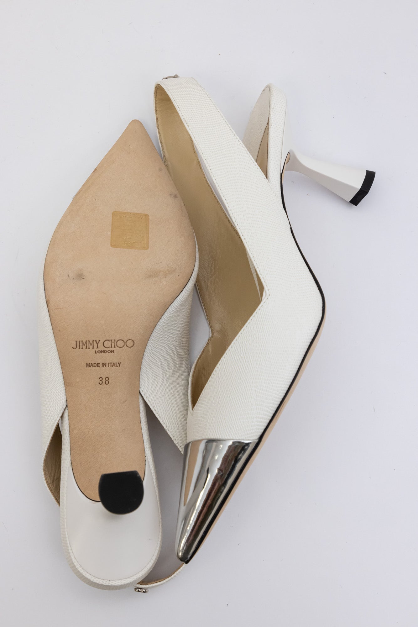 JIMMY CHOO Белые кожаные туфли-лодочки Liya на каблуке 65 мм с ремешком на пятке и серебристым носком