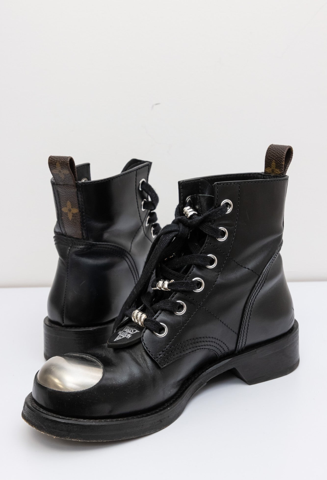 LOUIS VUITTON Black Leather Ankle Boots 