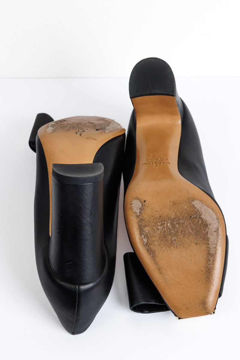 VALENTINO GARAVANI Black Leather Half Bow Block Heel Pumps