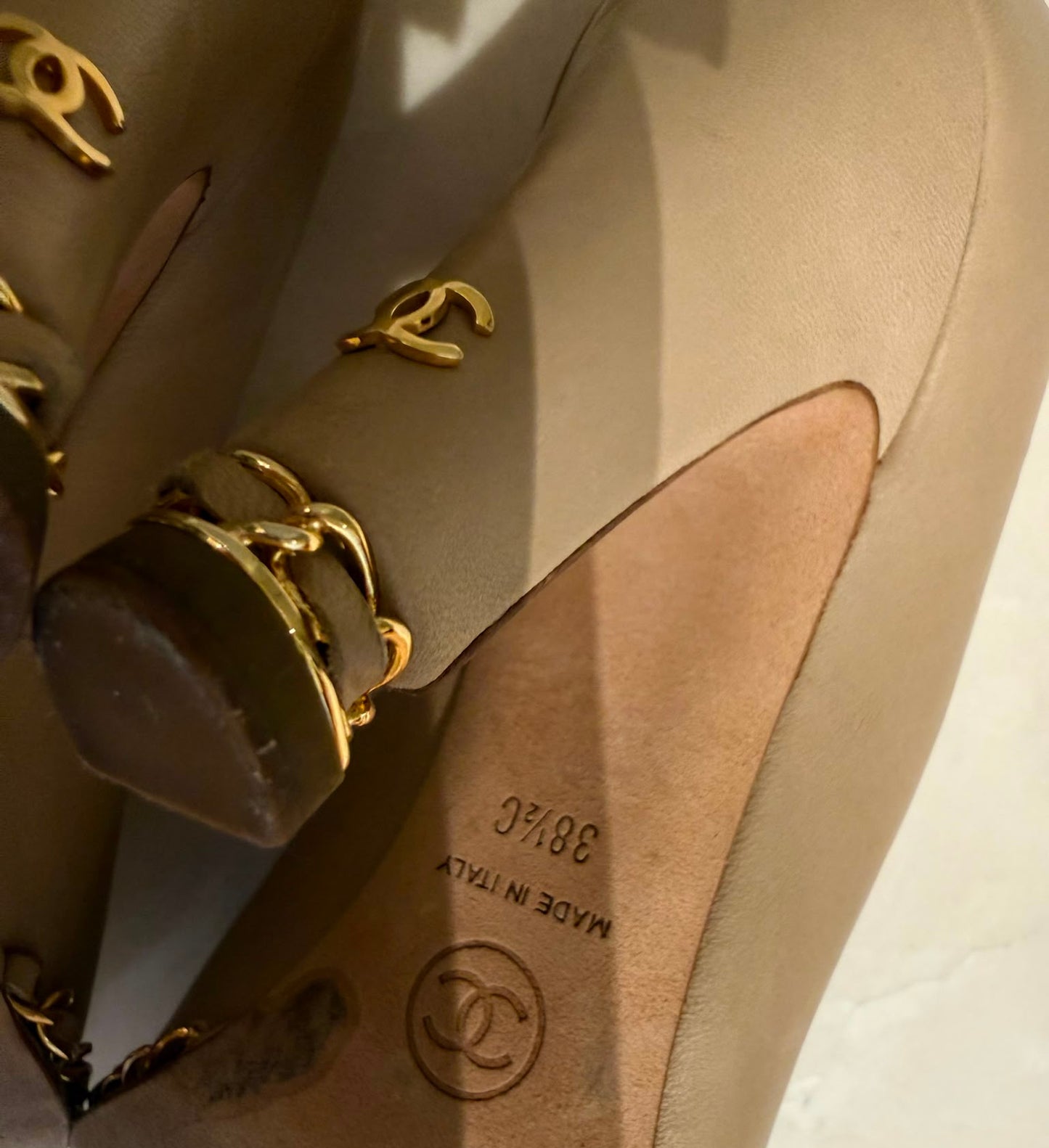 Authentic CHANEL Beige Metallic Gold Leather Cap Toe Chain Pumps IT 38.5 C Excellent Condition