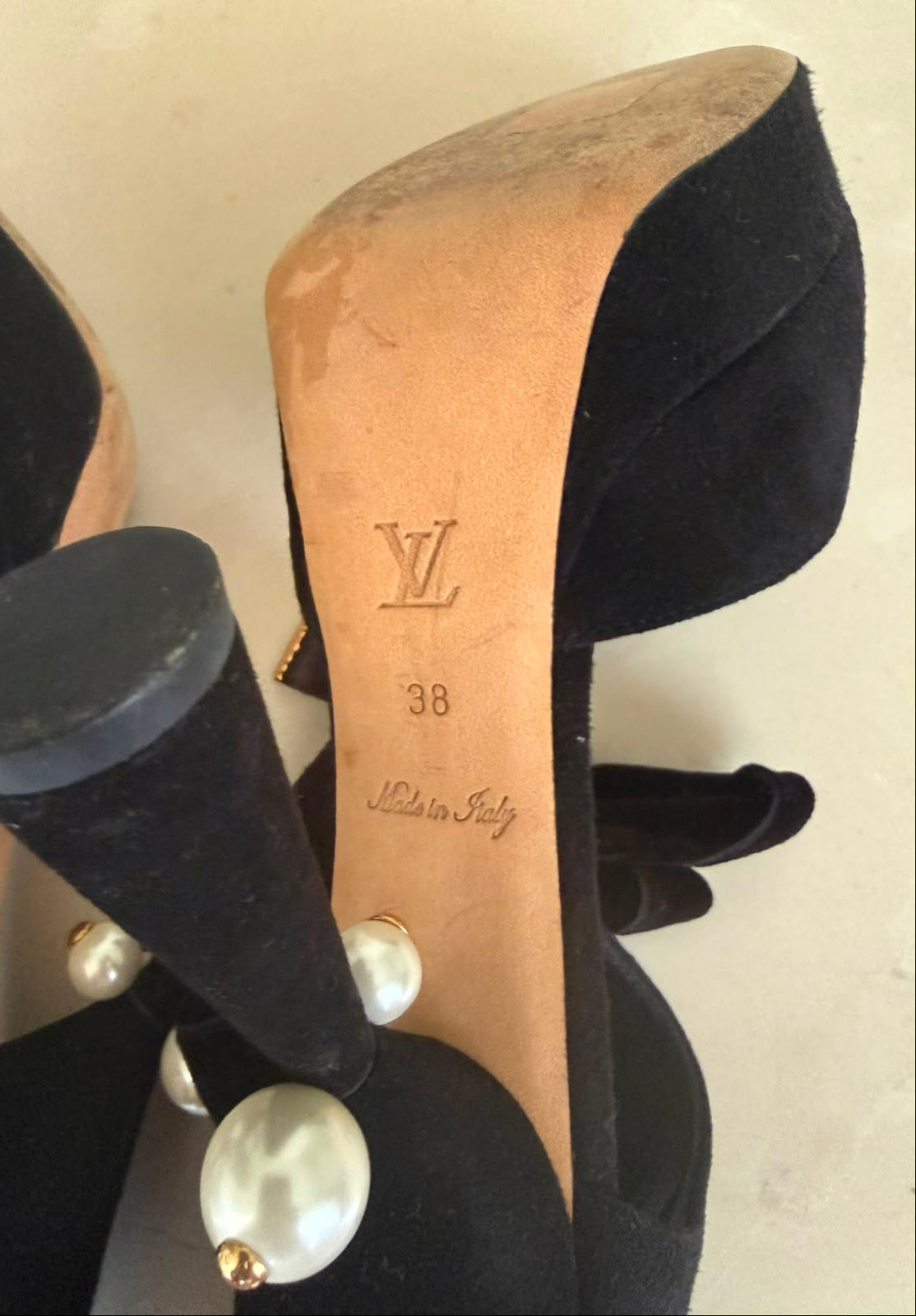Authentic LOUIS VUITTON Black Suede Pearl Heel Platform Pumps with Velvet Ankle Ties EU 38 Made in Italy
