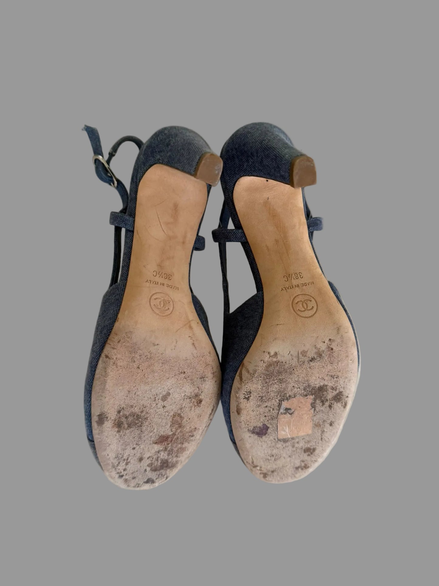 Authentic CHANEL Blue Denim Camellia Slingback Pumps with CC Logo IT 38.5 C Excellent Condition