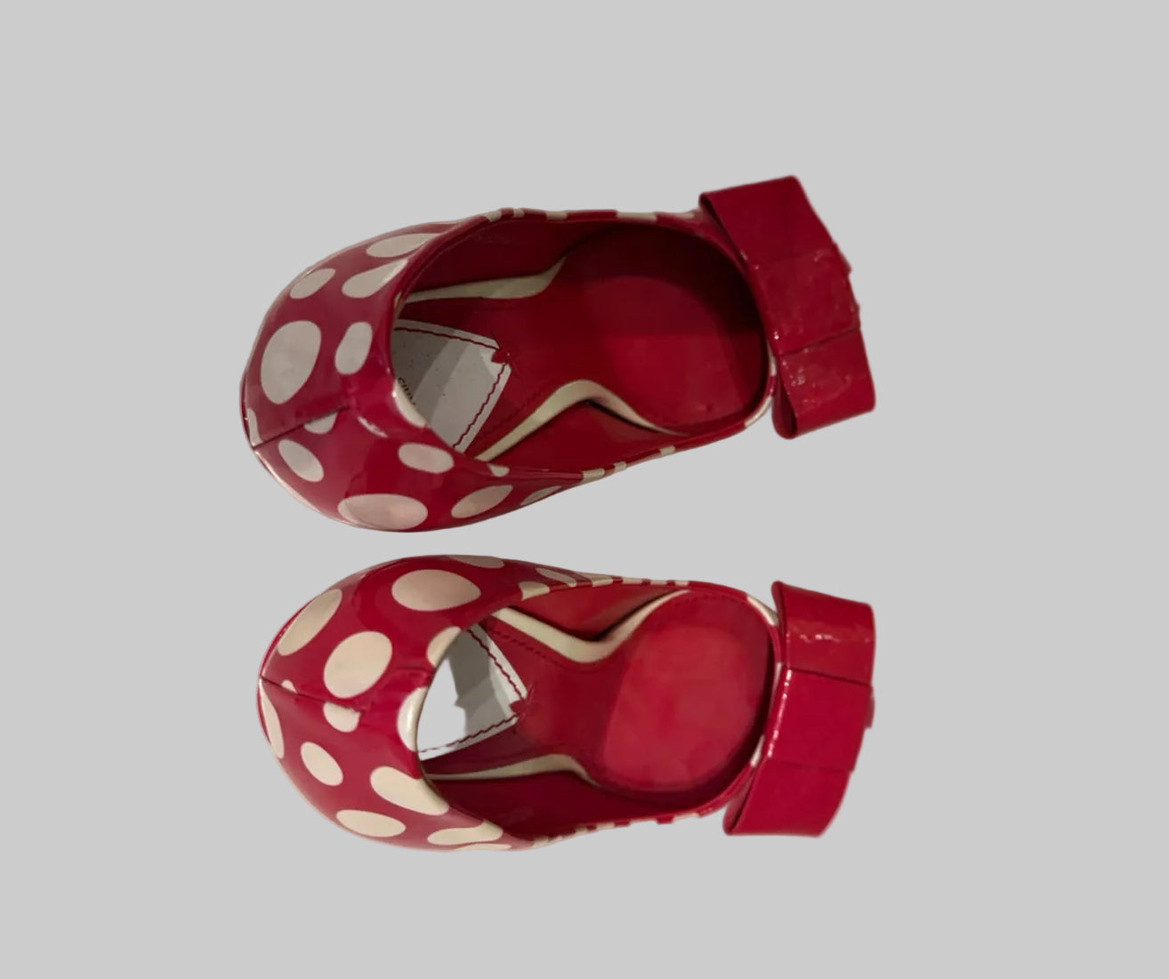 Authentic Louis Vuitton x Yayoi Kusama Red Patent Leather Polka Dot Pumps EU 38 – Collector’s Edition