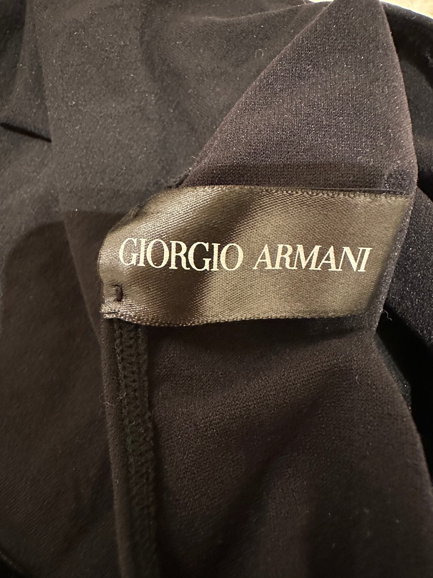 בגד גוף שחור של GIORGIO ARMANI עם פרח